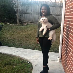 Meet your Posher, Delaney